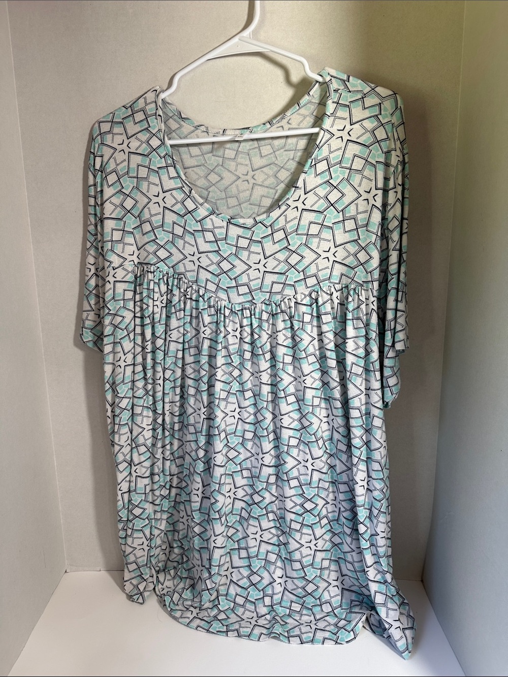 Tencede blue and white abstract print flowy shirt size 3XL